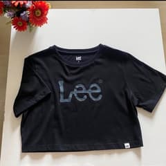 เสื้อยืดครอป Lee สีดำ มือสอง - image blurred placeholder