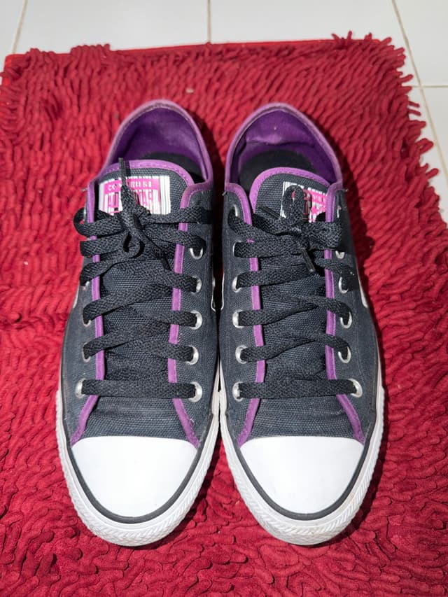 Converse Chuck Taylor All Star Traveler low-top sneakers