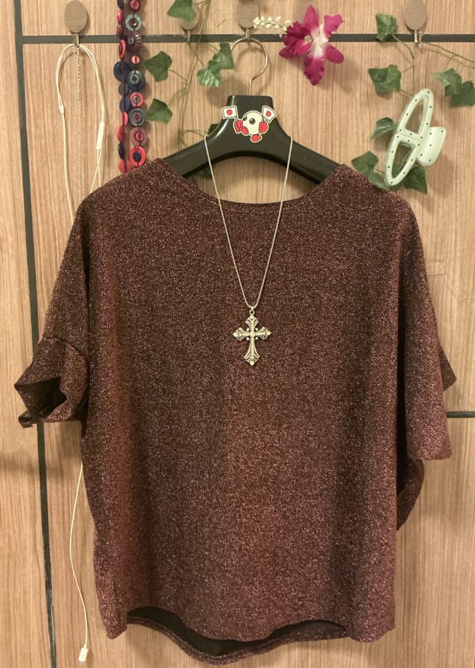 เสื้อบลูส์แขนสั้นทรง Oversized โทนสี แดงอมม่วง