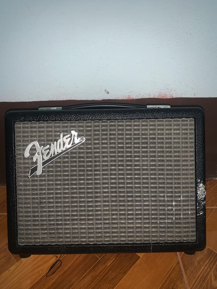 Fender Indio Portable Bluetooth Speaker (1st Generation) with Classic Guitar Amplifier Cabinet Design
