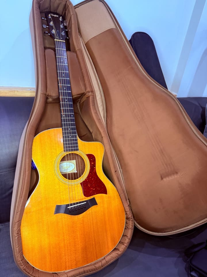 Taylor 214ce Acoustic-Electric Guitar