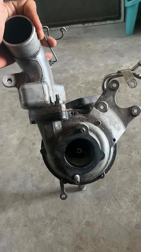 Used turbocharger for Toyota Revo 2.4