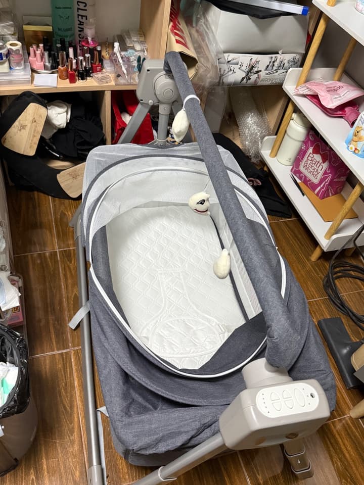 Automatic Electric Rocking Cradle, Gray