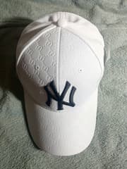 หมวก NY สีขาว ลาย GG - image blurred placeholder