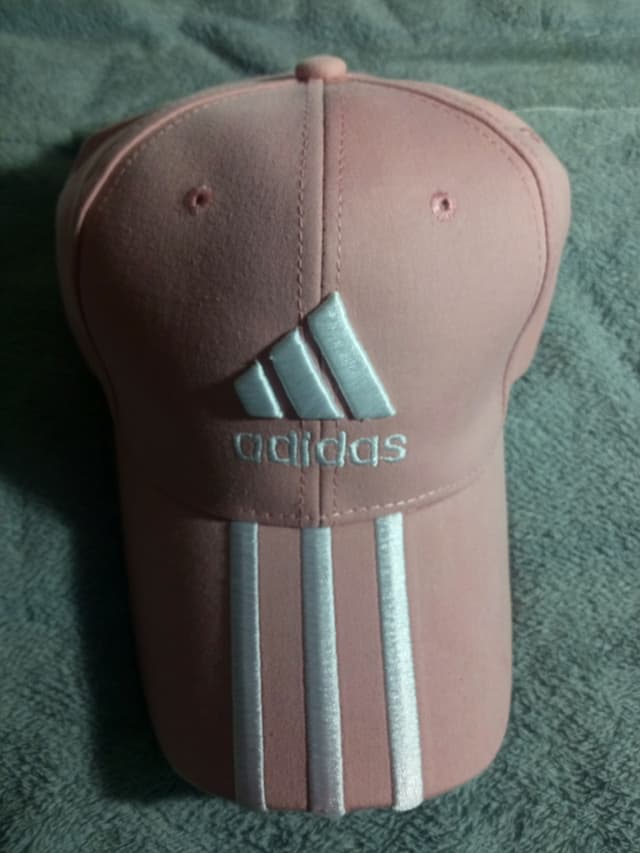 หมวก Adidas สีชมพู