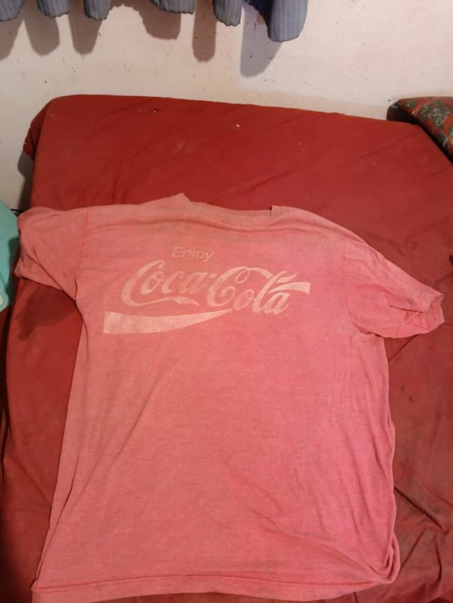 Coca-Cola (Enjoy Coca-Cola) graphic T-shirt, red sand-colored fabric, excellent condition