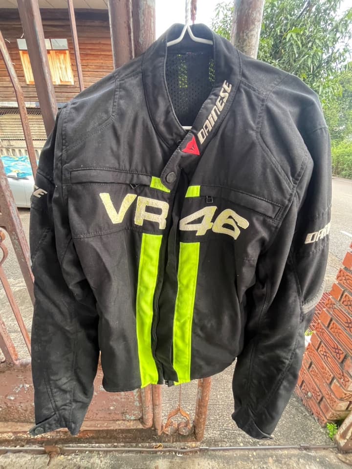 Оригинальная куртка бренда DAINESE, б/у