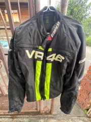 Оригинальная куртка бренда DAINESE, б/у - image blurred placeholder