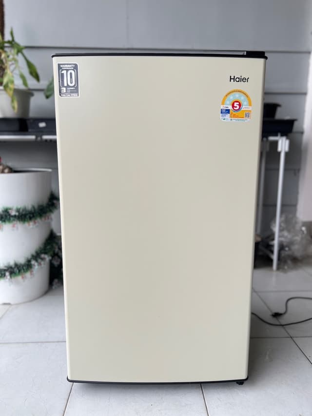 Haier Refrigerator 5.3 cu ft