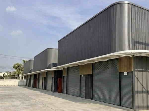 F420 Minimalist Warehouse with Office for Rent, 152 sq m — Soi Yothin Phatthana 3, Bangkok