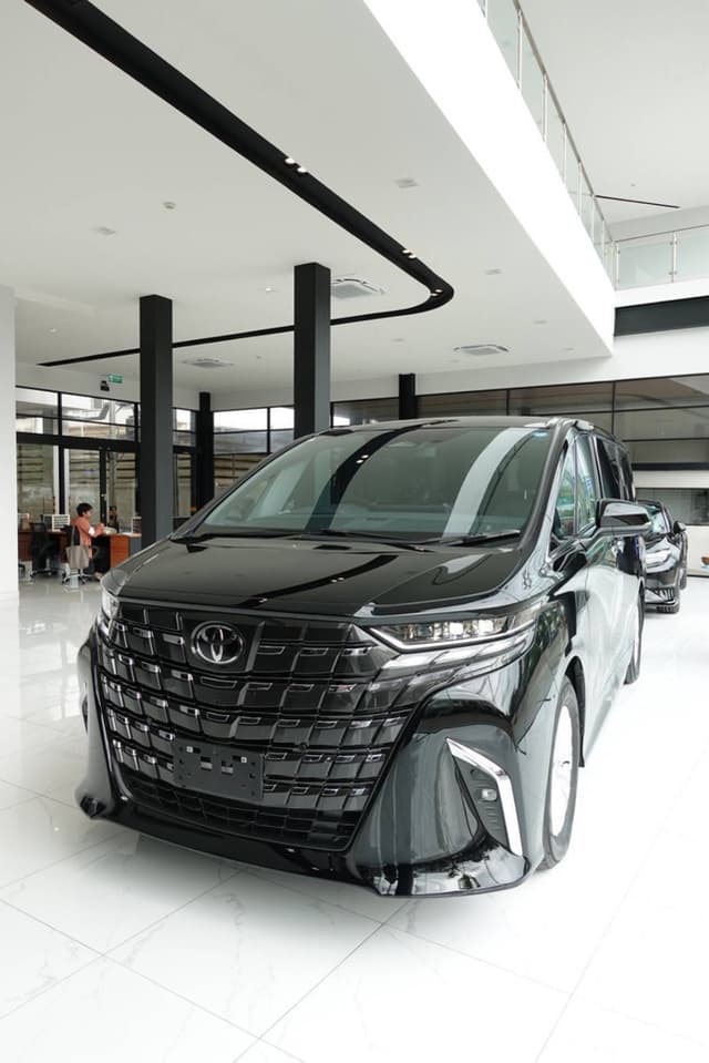 Alphard 2.5L Hybrid X (8 ที่นั่ง)