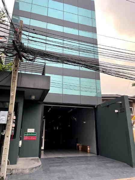 CM61 Office Building for Rent with Elevator, 5 Floors, 900 sq m, Thong Lo 23 Area