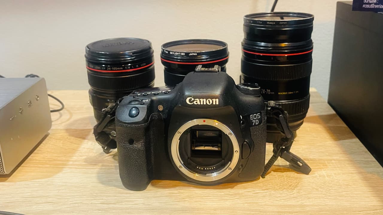 Canon EOS 7D Camera with 3 Lenses and 2 Flashes, Sold as a Bundle