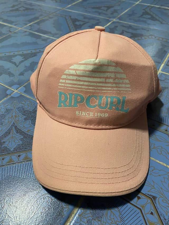 หมวกแก๊ป แบรนด์ Rip Curl สีชมพูพีช