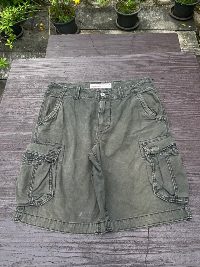 AMERICAN EAGLE Olive Green Three-Quarter Cargo Pants