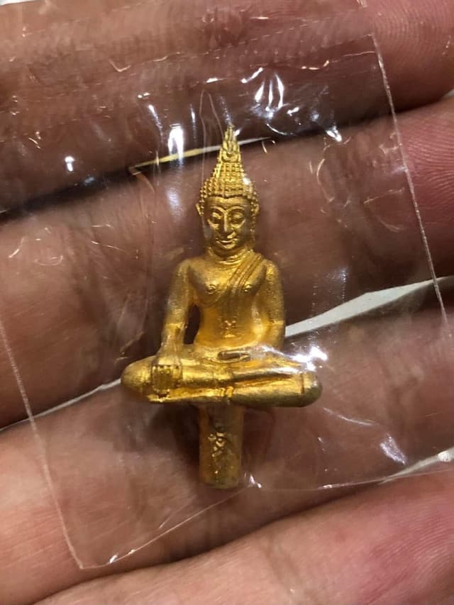 Phra Yot Thong Cast Statue, Wat Tha Mai