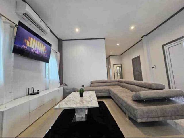 H664 For Rent: Detached House in Huai Yai, Beautiful and Comfortable Home, 3 Bedrooms, 2 Bathrooms, Near PTT Gas Station