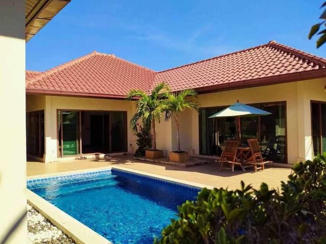 H816 Thai-Balinese Style Detached House for Rent, 3 Bedrooms with Swimming Pool, Huai Yai, Pattaya