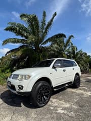 Mitsubishi Pajero sports 2013 - image blurred placeholder