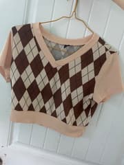 เสื้อครอป ลายตารางข้าวหลามตัด สีน้ำตาลครีม - image blurred placeholder