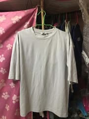 Uniqlo Crew-Neck Oversized Dropped-Shoulder T-Shirt - image blurred placeholder
