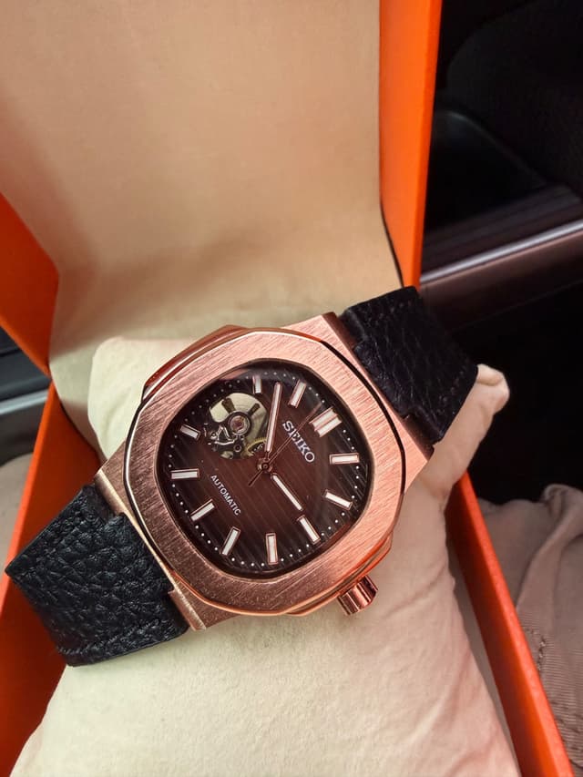 SEIKO Rose Gold Watch, Rare Authentic, 46 mm Dial