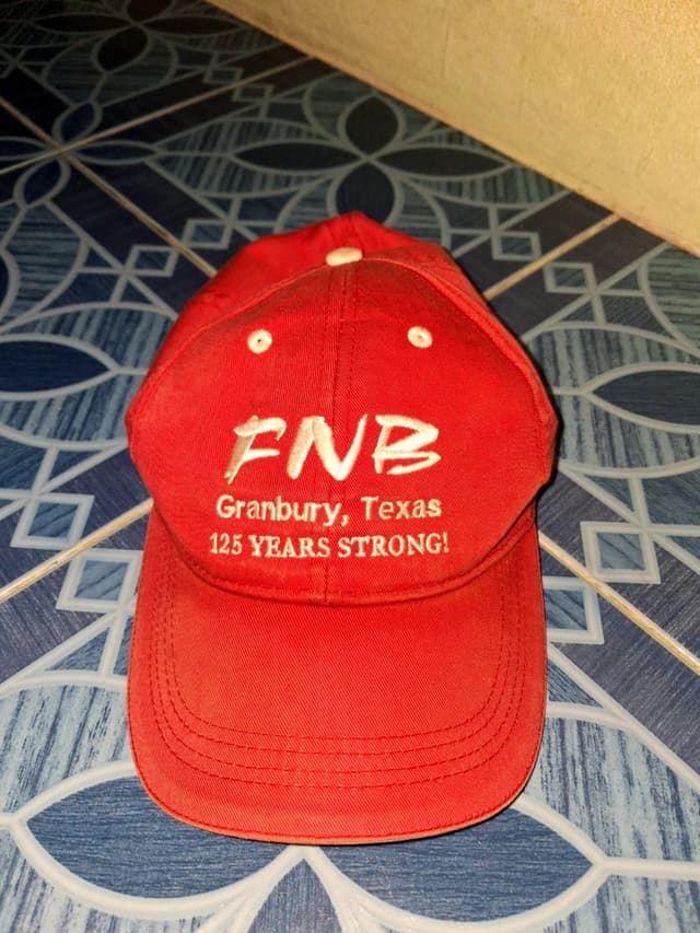 หมวกแก๊ป FNB Granbury, Texas สีแดงสายวินเทจ
