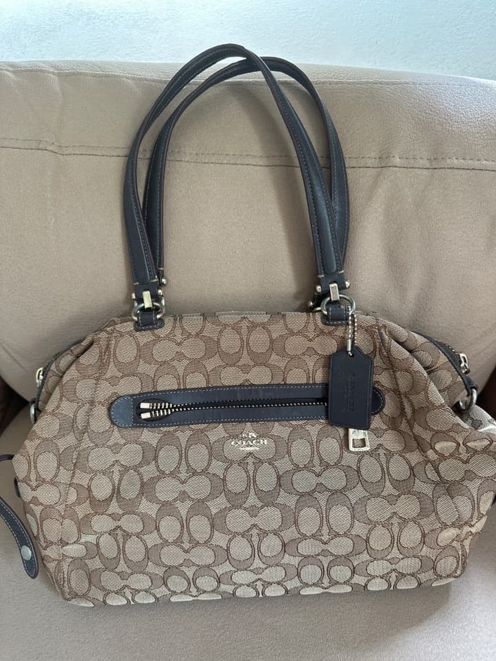 กระเป๋าcoach