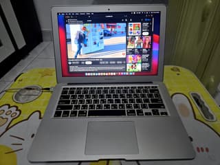 Macbook Air 2013 - image blurred placeholder