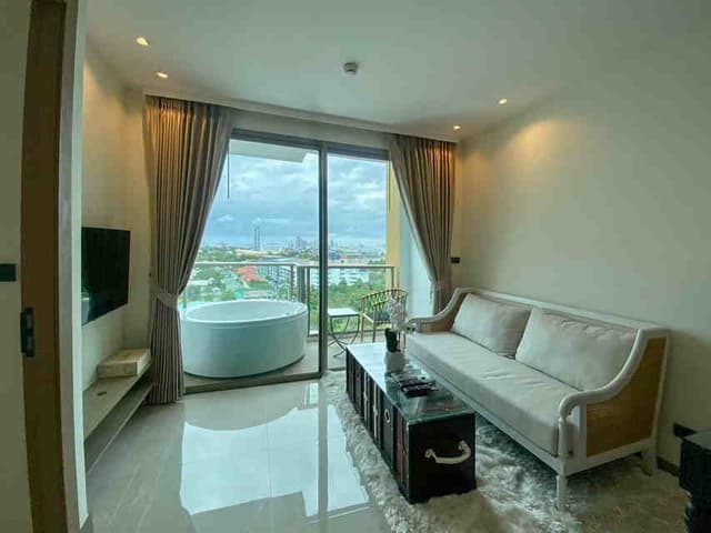 C1513 Condo for Rent at The Riviera Ocean Drive, Jomtien, Pattaya, with a Jacuzzi