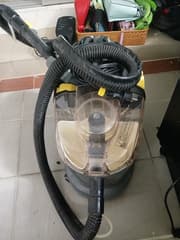 Kärcher Puzzi 8/1 C extraction cleaner - image blurred placeholder