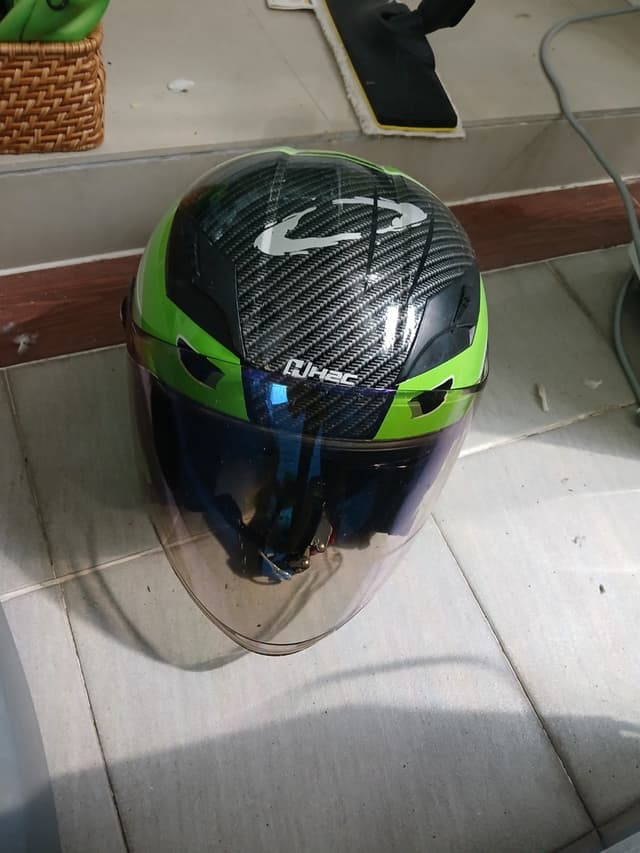 HJC i31 helmet