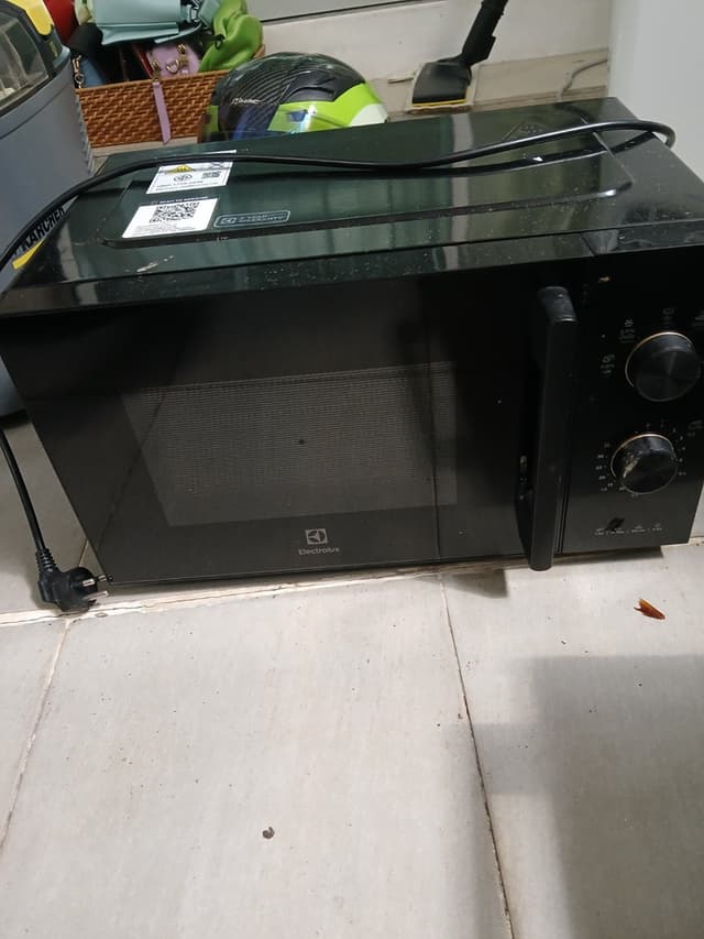 Electrolux UltimateTaste 300, EMM20K22B Microwave