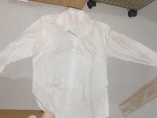 เสื้อเชิ้ตสีขาว มีตำหนิ - image blurred placeholder