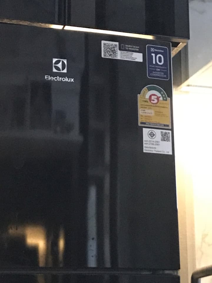 Electrolux 8 cu. ft. refrigerator