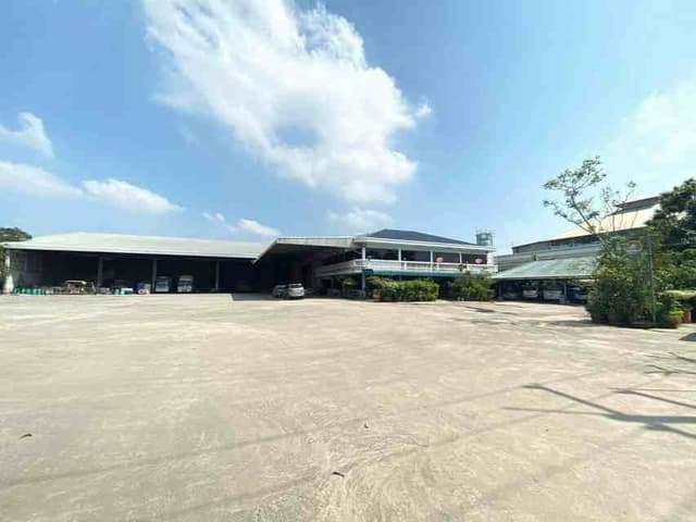 F439 Land for Sale: 5 Rai with Warehouse and Workers’ Housing, Chachoengsao