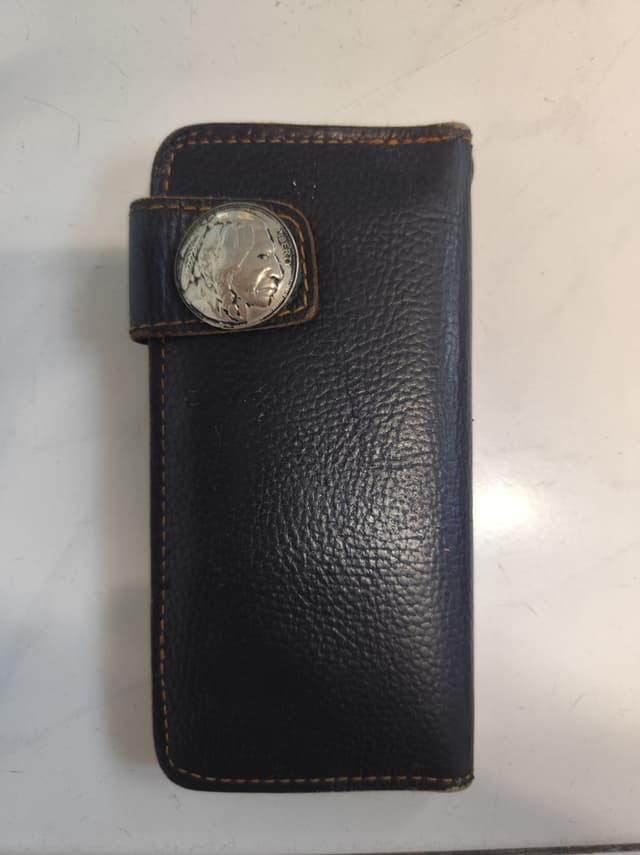 Long wallet with silver button
