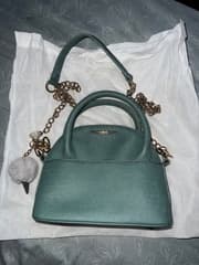 VNC Green Bag - image blurred placeholder