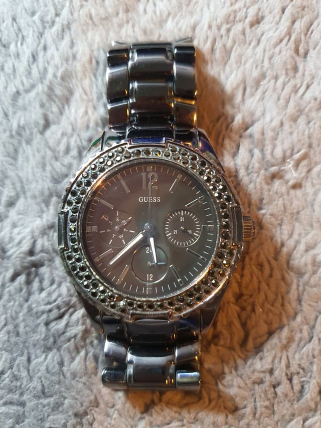Guess นาฬิกาข้อมือผู้หญิง