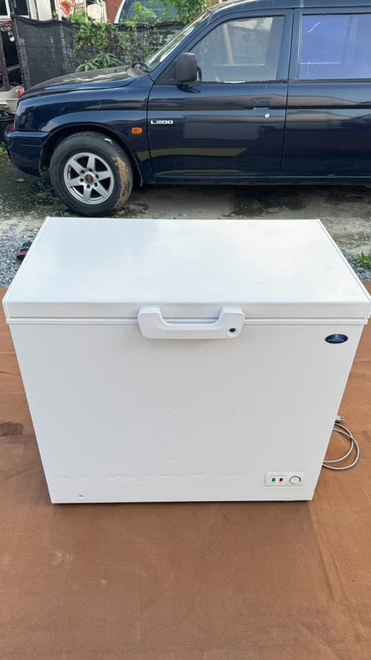 ตู้แช่แข็งฝาโช้คอัพ 7 Q ขนาด 90.5 × 55 × 85 ซม. SCF0215