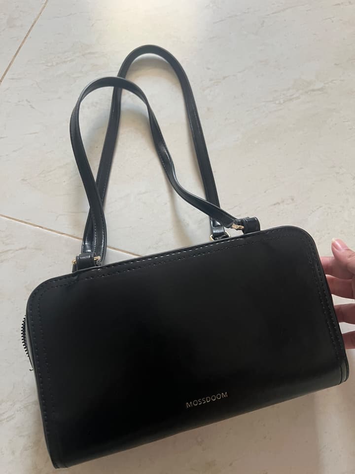 MOSSDOOM Reyna Bag กระเป๋าสะพายไหล่ พร้อมจี้ห้อย สีพาสเทล