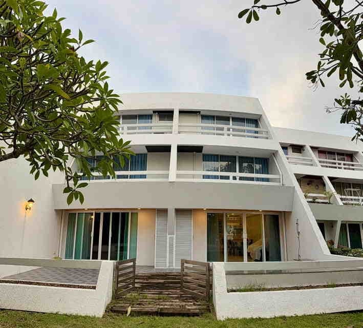 C1119 ให้เช่าคอนโดติดทะเล บางเสร่ พัทยา 2 ห้องนอน รีโนเวทใหม่ บรรยากาศเงียบสงบ