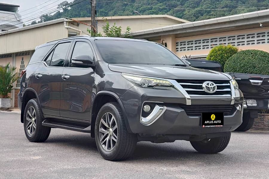 TOYOTA FORTUNER V 4x2 2.4 AT 2016