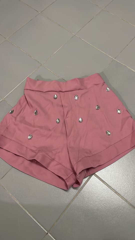 กางเกงขาสั้น สีชมพู ประดับคริสตัล