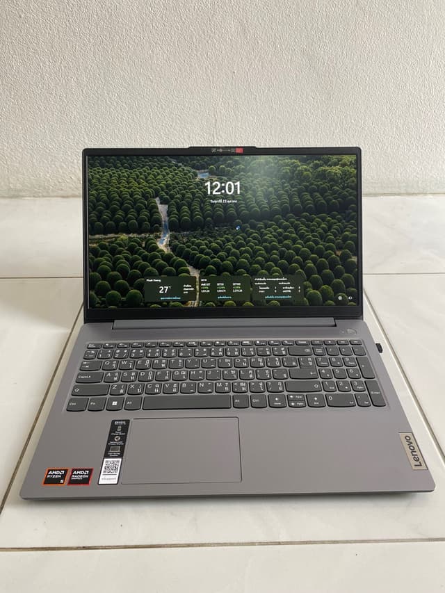 Ноутбук Lenovo IdeaPad Slim 3 / AMD Ryzen 5 40 / 8 ГБ ОЗУ / 512 ГБ