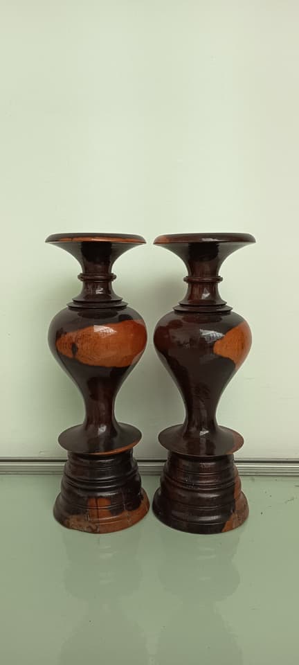Ваза из палисандра, высота 13", ширина горлышка 5"