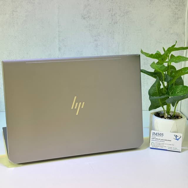 HP ZBook Studio G5 — Xeon E-2186M / 16GB / 512GB / Quadro P2000