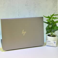 HP ZBook Studio G5 — Xeon E-2186M / 16GB / 512GB / Quadro P2000 - image blurred placeholder