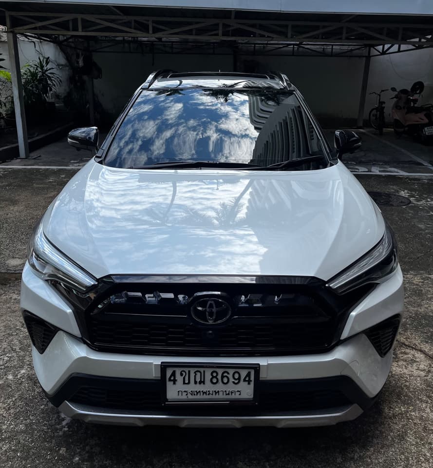 Внедорожник Toyota Corolla Cross GR Sports HEV 2023 года