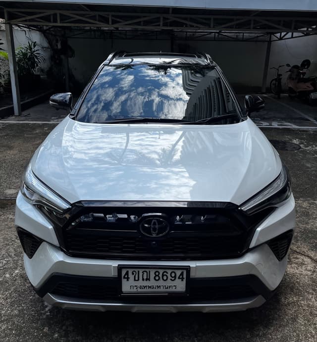 Внедорожник Toyota Corolla Cross GR Sports HEV 2023 года